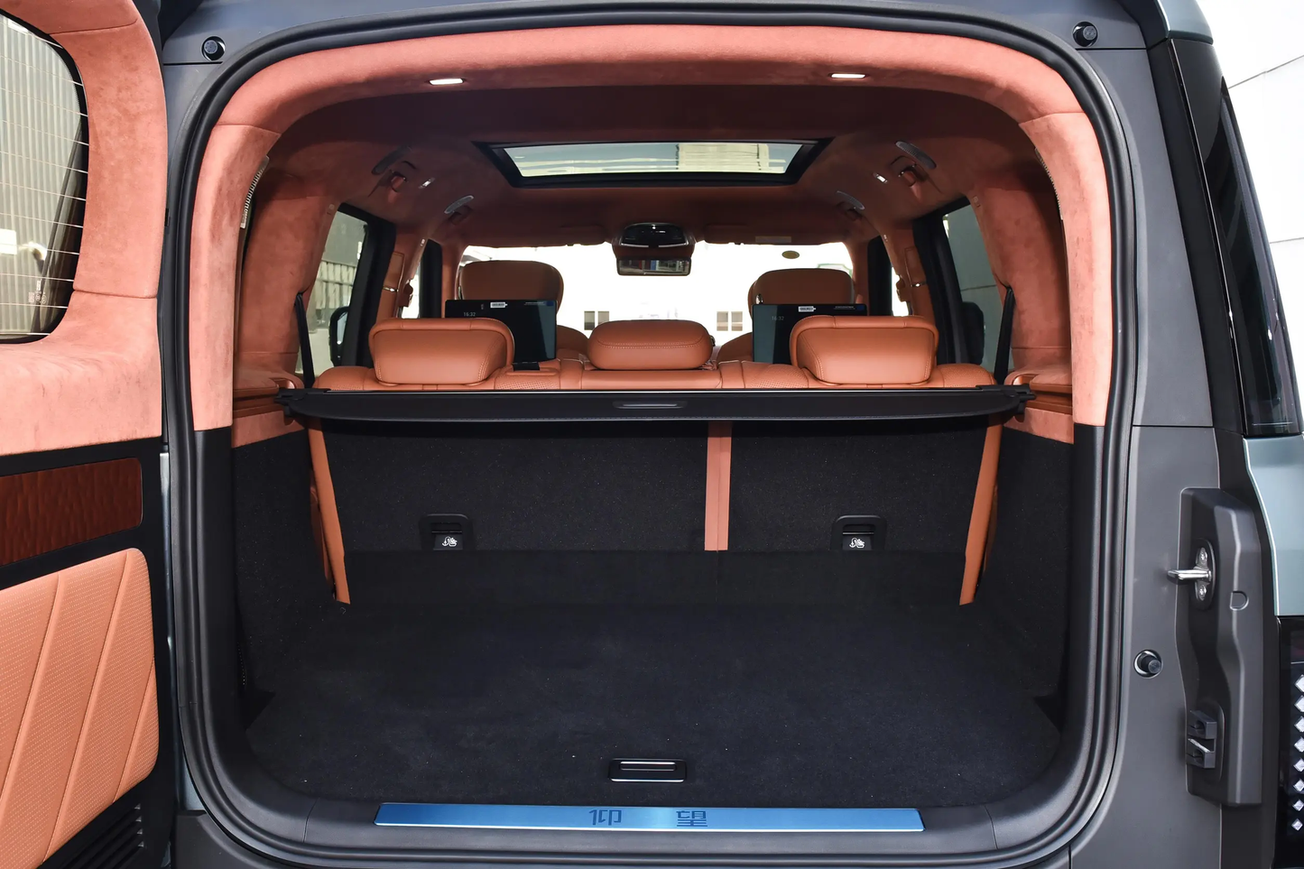 Yangwang U8 Deluxe Edition( No Warrenty)